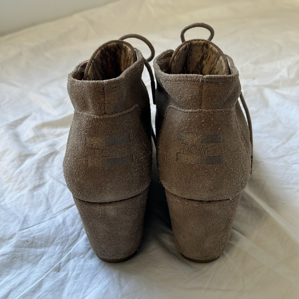 Tom's Kala Desert Wedge Shoes in Taupe Suede Tan Wedges Lace Up‎ Shoes Womens 9 - Picture 5 of 16